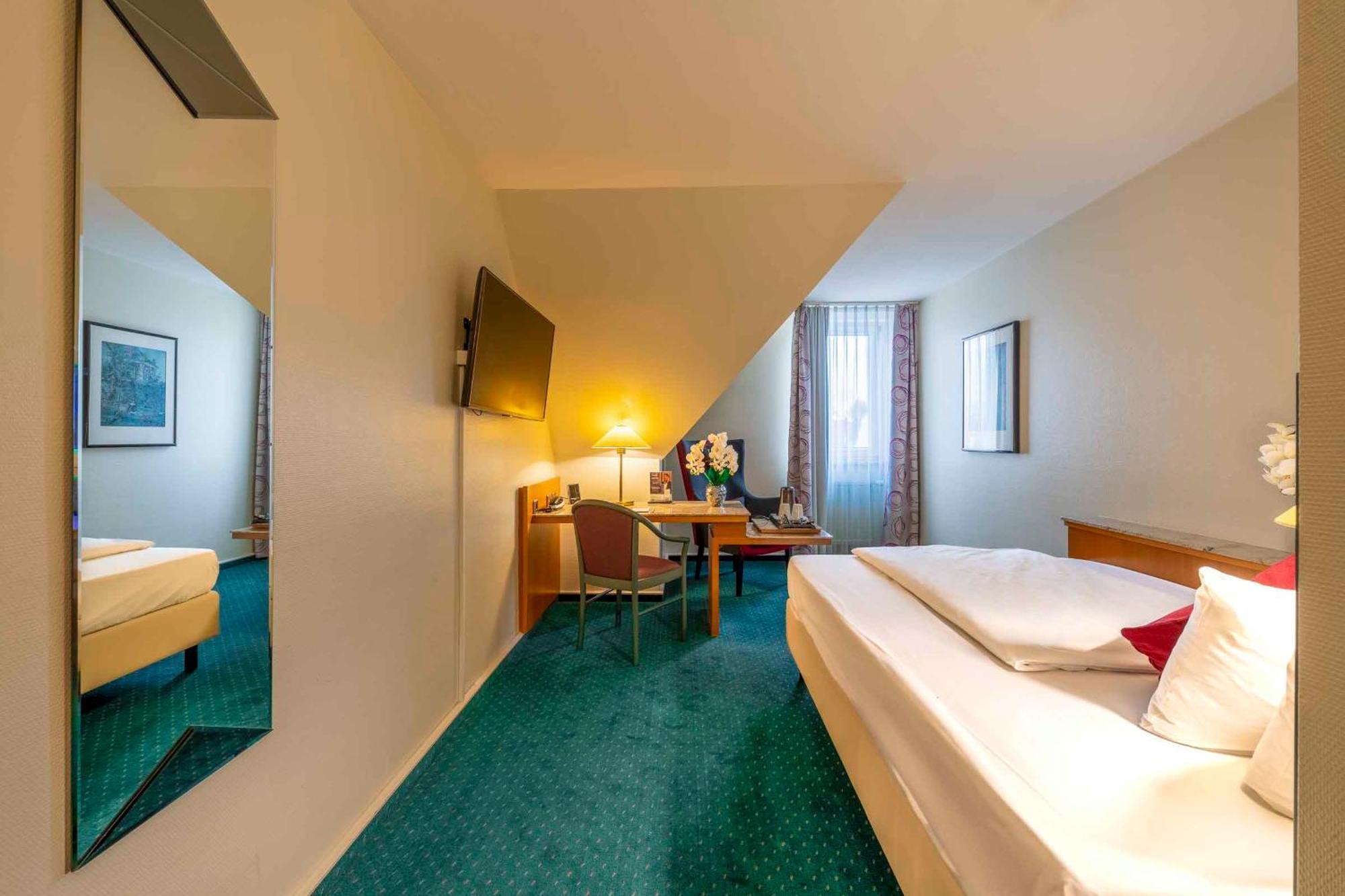 Plaza Inn Blankenburg Ditzingen, Sure Hotel Collection 外观 照片